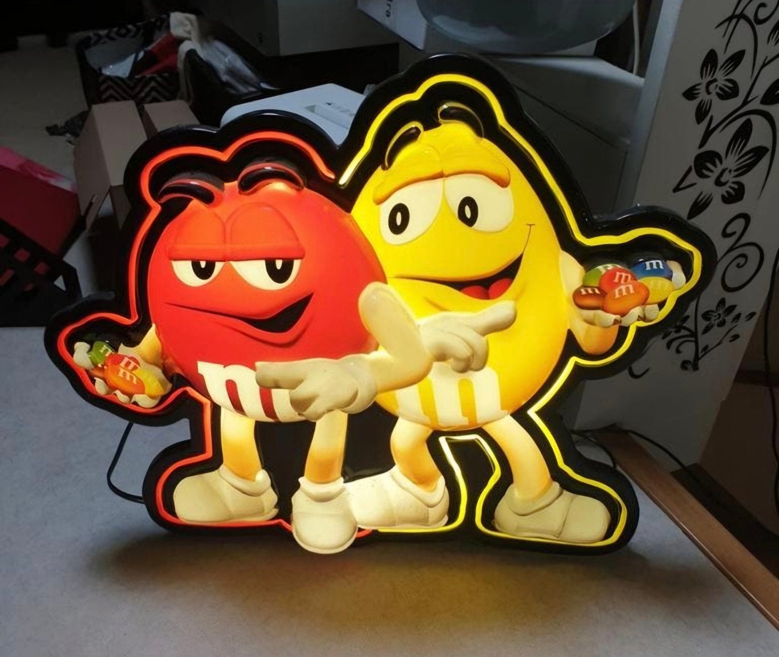 "M&M" 3-D LICHTRECLAME, Ophalen, Gebruikt