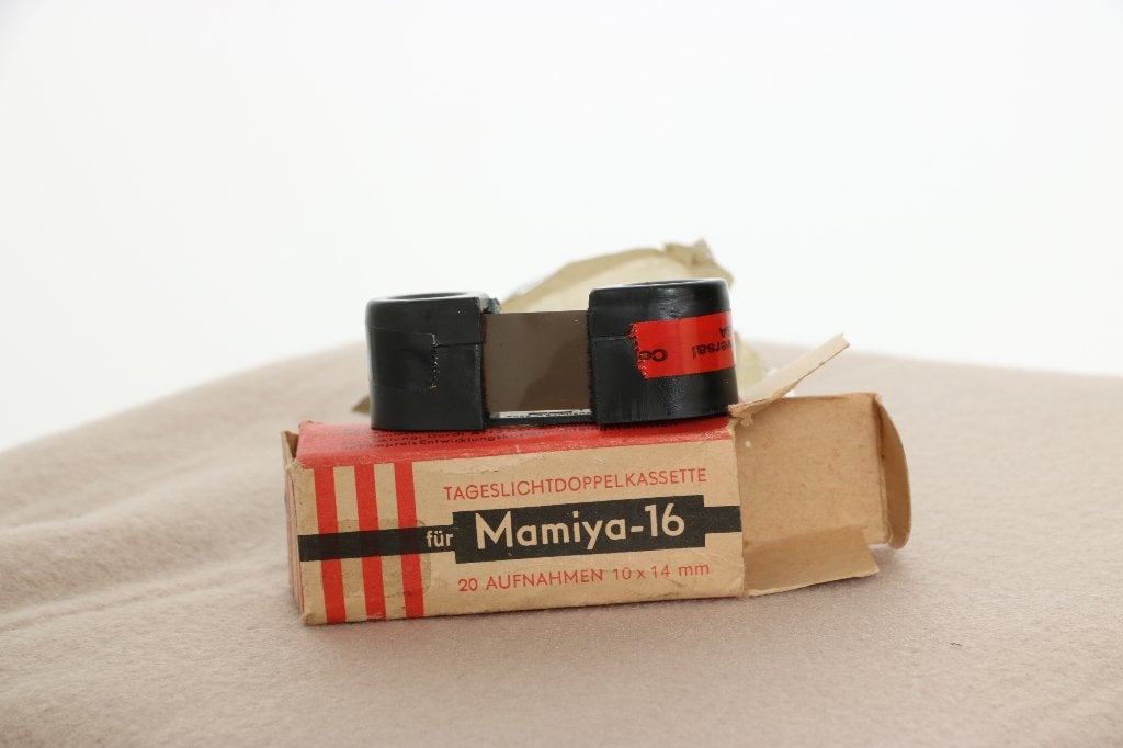 Vintage Mamiya-16 Colorchrome Film (16mm)In origineel doosje, Ophalen of Verzenden, Lamp of Flitsset