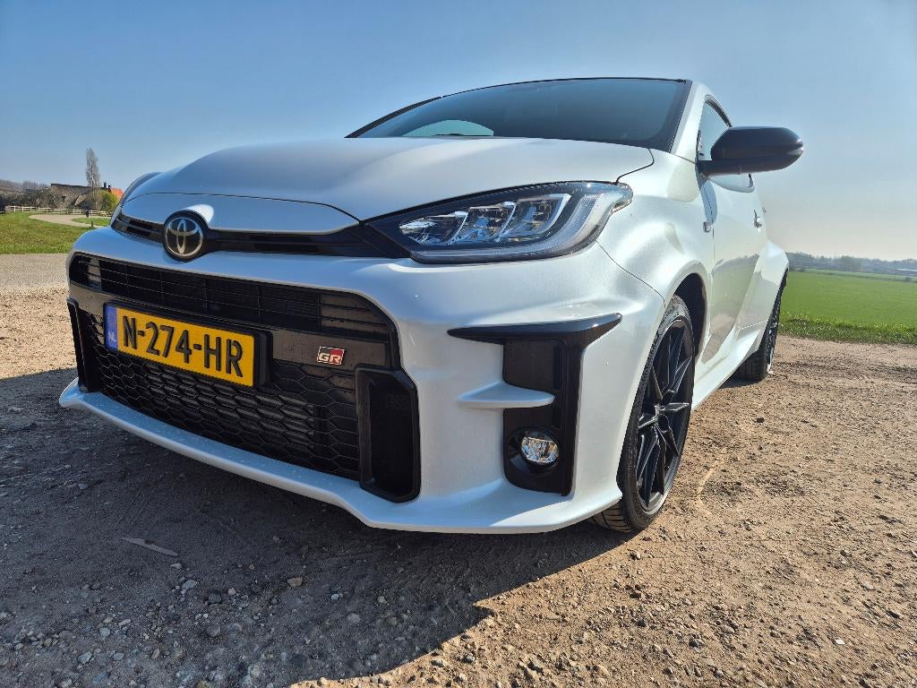 Toyota Yaris GR performance 1.6 Turbo 261pk 2021 NAP, Auto's, Toyota, 13 km/l, 1618 cc, Zwart, 4 stoelen