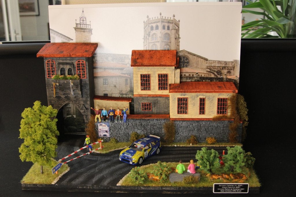 Diorama met Ninco Seat Cordoba WRC Evo 2 1:32 Rallye Ourense, Info@bennie-gs.nl, Bennie G's, 7241MB, Groter dan 1:35
