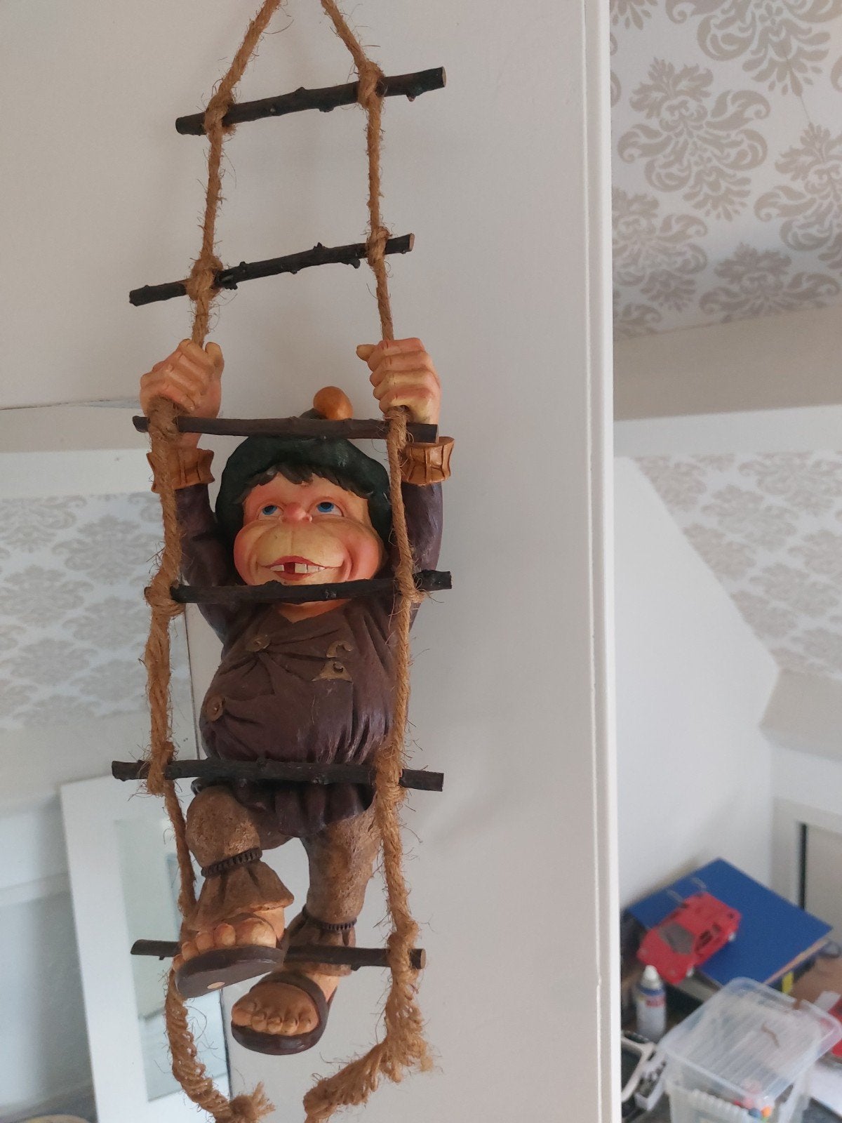 Grappige laaf op touwladder - Decoratie, Ophalen, Nieuw