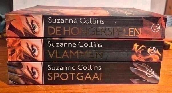 Collins Hongerspele trilogie 1x gelezen, Ophalen of Verzenden, Nieuw