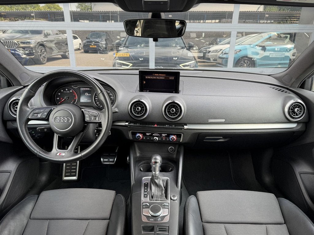 Audi A3 Sportback 1.5 TFSI CoD S-Line LED | Cruise | Dealer, Gebruikt, 150 pk, Leder en Stof, Zwart