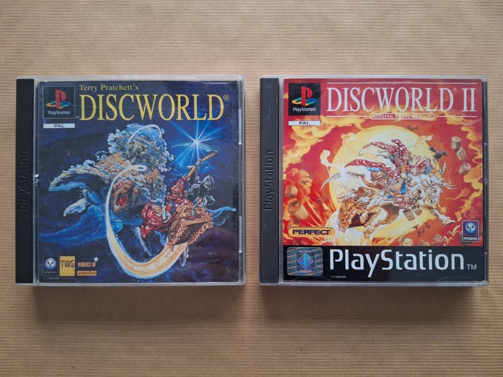Discworld & Discworld 2, Playstation 1 PAL CIB nieuwstaat, Ophalen of Verzenden, Zo goed als nieuw