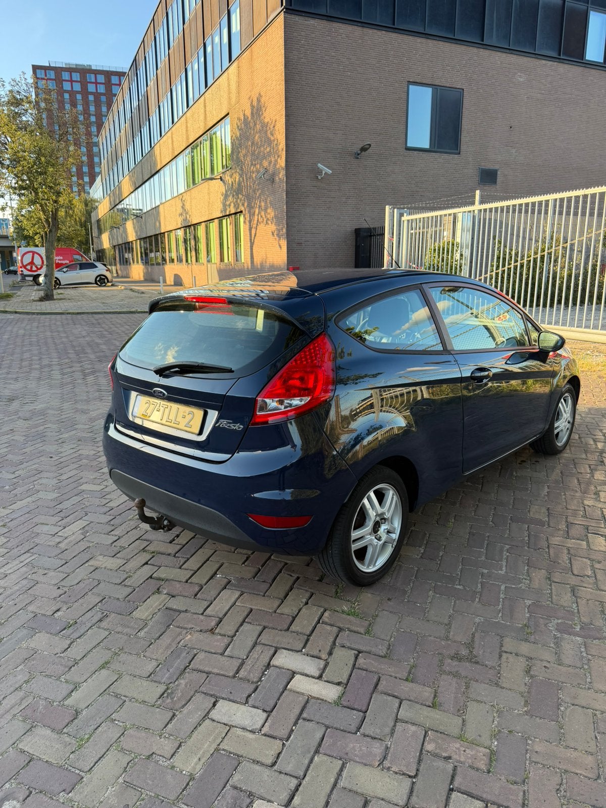 Foto 4 van Ford Fiësta 1.25 3DR AC/Cruise/Trekhaak/+Winterbanden Blauw