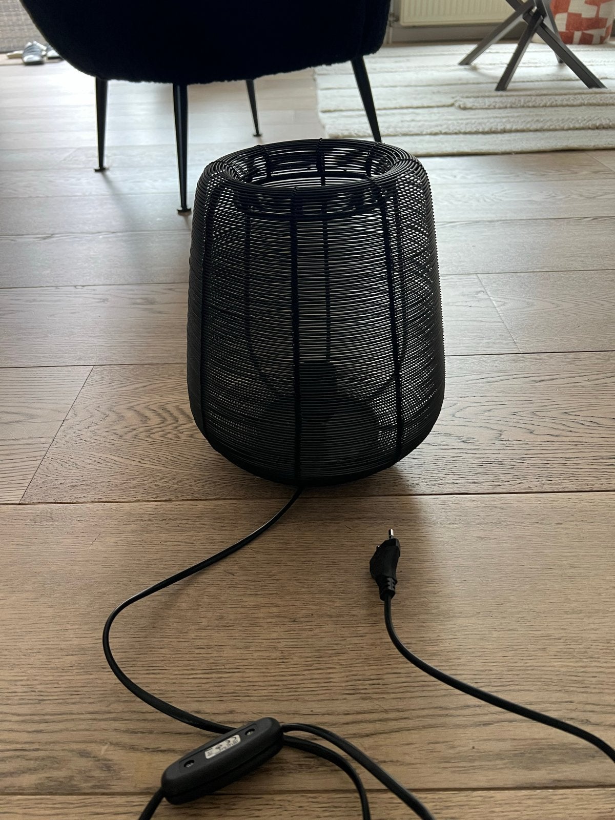 2 Zwarte Tafellampen - Prachtig Licht, Grote Fitting, Gebruikt, Zwart, E27 (groot), Ophalen