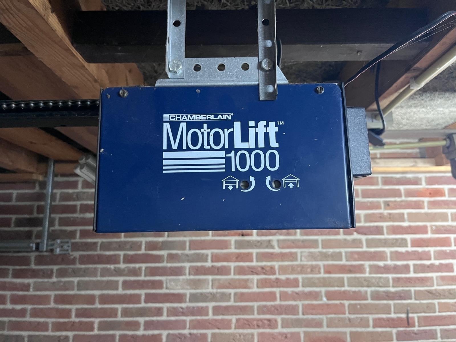 Chamberlain MotorLift 1000 Garagedeuropener met afstandsbedi, Doe-het-zelf en Verbouw, Ophalen