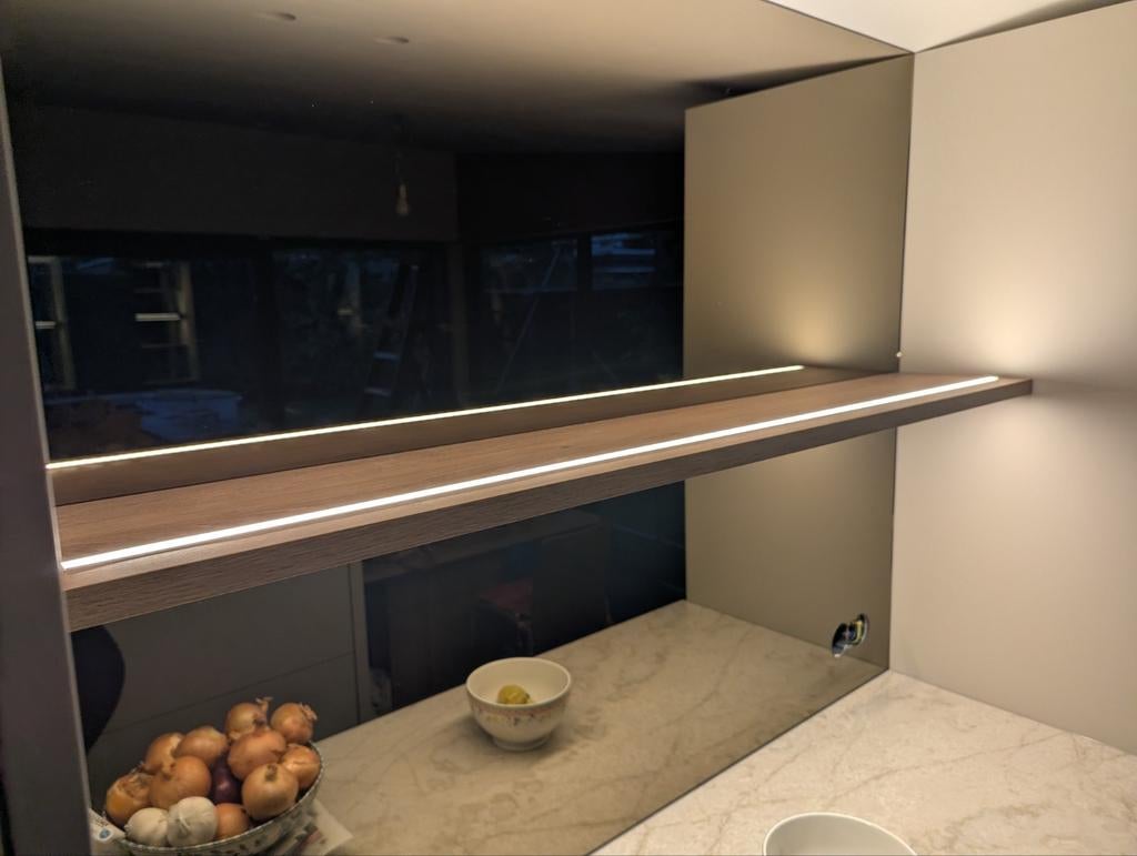 SieMatic wandplank Pecan Oak met geïntegreerde LED verlichti, Ophalen, Nieuw