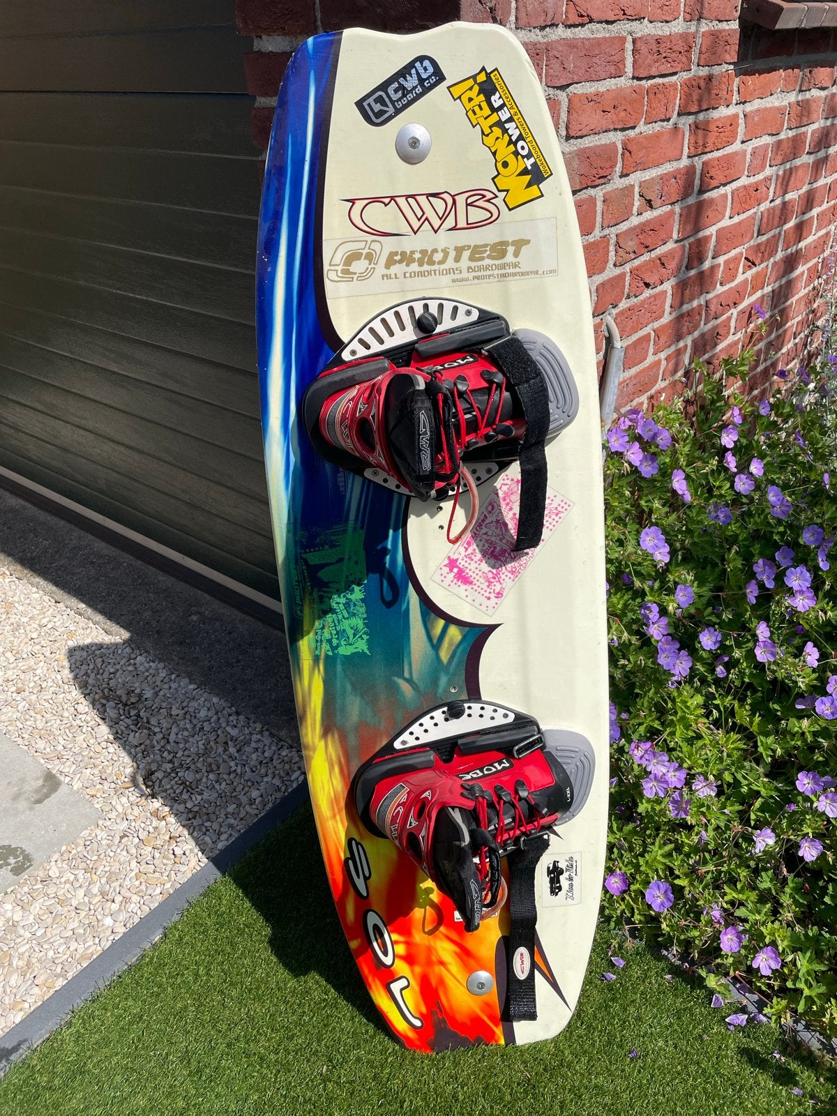 CWB Wakeboard met bindingen - weinig gebruikt, Ophalen of Verzenden, Zo goed als nieuw, Board en Schoenen