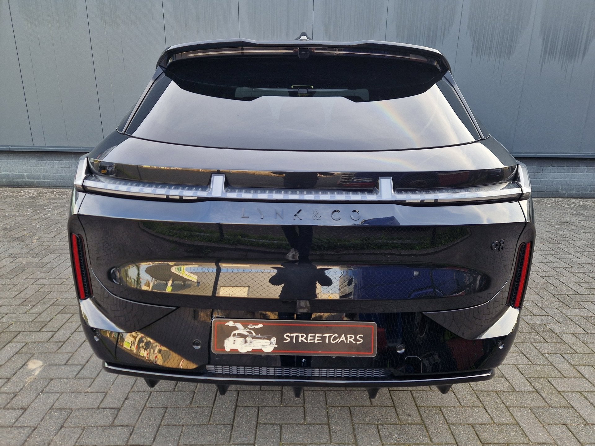 Lynk & Co 08 1.5 More /200 km WLTP /Direct beschikbaar., Auto's, Gebruikt, Zwart, 4 cilinders, Verwarmde buitenspiegels