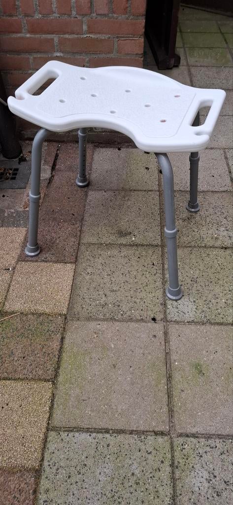 Douche kruk, Ophalen