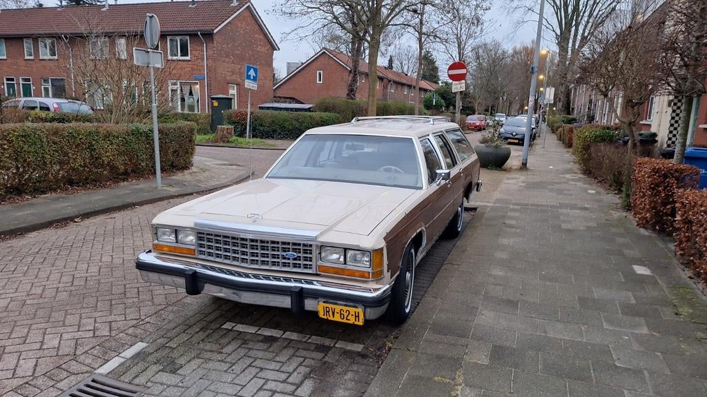 1987 Ford LTD Crown Victoria Country Squire LX Wagon, Auto's, Automaat, 907 kg, Bruin, Stationwagon