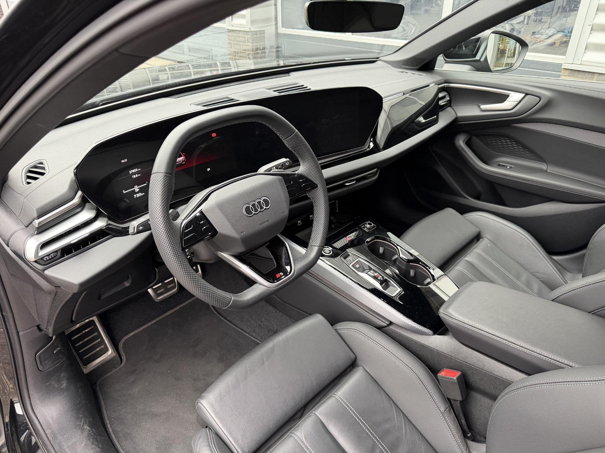 Audi A5 Avant 2.0 TFSI S edition 204 PK l Apple Carplay / An, 12 maanden, 15 km/l, 4 cilinders, Zwart