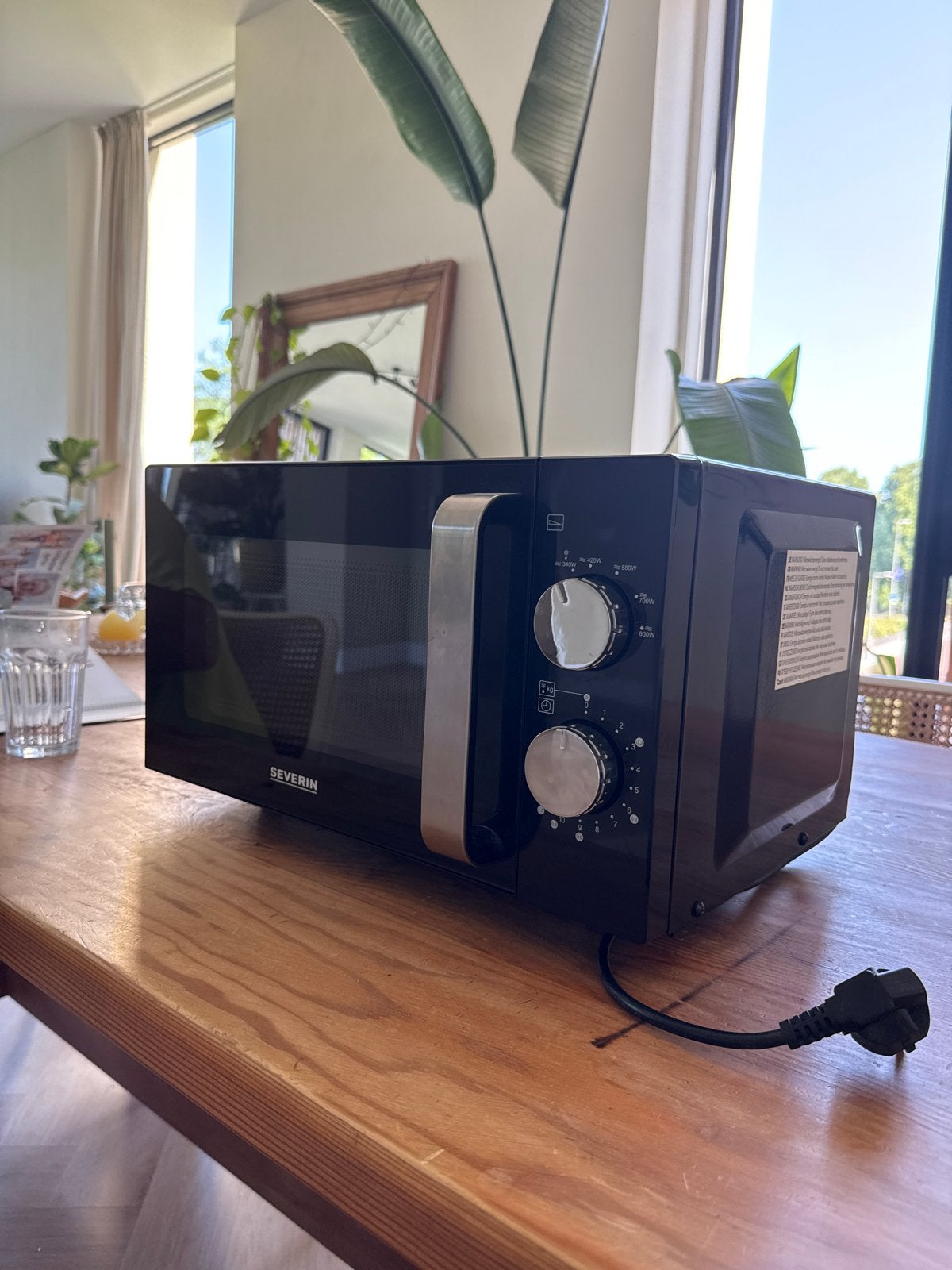 Severin Magnetron - Zwart, Zo goed als nieuw, Minder dan 45 cm, Ophalen of Verzenden, Vrijstaand, Magnetron