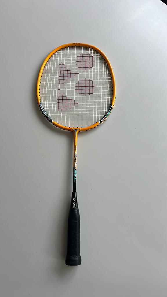 Yonex Muscle Power 2 Junior Badmintonracket - 21 inch, Sport en Fitness, Badminton, Ophalen of Verzenden, Gebruikt, Racket(s)