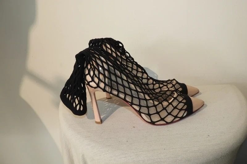 Pinko pump voile deel net kous over de schoenen mt 39, Pinko, Pumps, Overige kleuren, Verzenden