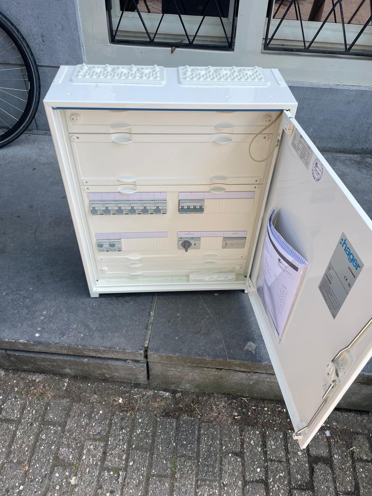 Hager Groepenkast 5 stuks Hellemaal Nieuwe !, Doe-het-zelf en Verbouw, Elektra en Kabels, Ophalen