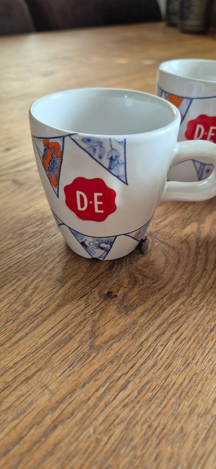 4 Douwe Egberts koffiekopjes met Delftsblauwe vlaggetjes, Overige merken, Keramiek, Vintage, Ophalen of Verzenden