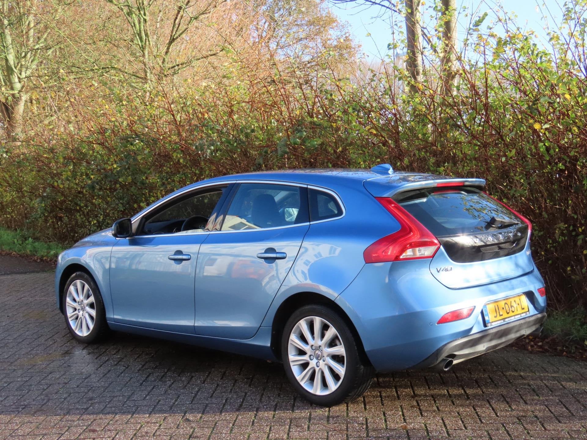 Volvo V40 2.0 T3 Momentum *152PK, Auto's, Voorwielaandrijving, Dealer onderhouden, Stof, Gebruikt