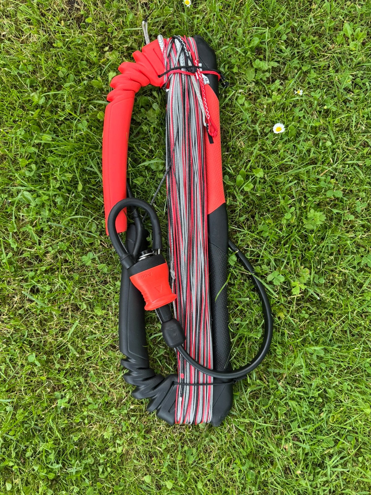 F-one Atom bar 45-52 2026, Watersport en Boten, Kitesurfen, Geen board, Ophalen of Verzenden, Zo goed als nieuw, 9 m²