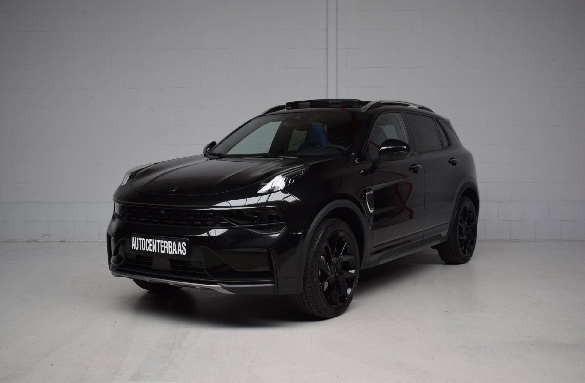 Lynk & Co 01 1.5 PHEV Black-edition ZWARTE HEMEL / VIRTUAL /, Auto's, Dealer onderhouden, Euro 6, Zwart, Bedrijf