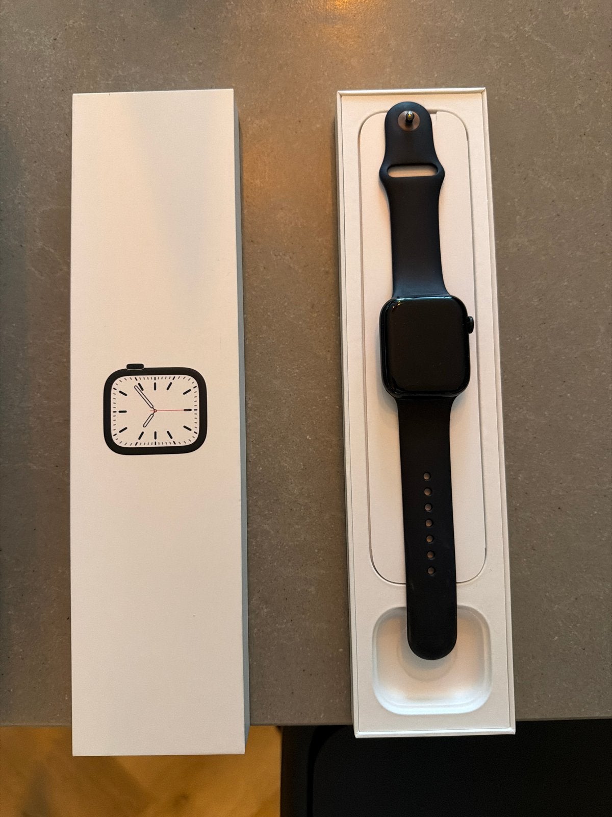 Apple Watch Series 7 Zwart - Zo goed als nieuw, Sieraden, Tassen en Uiterlijk, Smartwatches, Afstand, Zwart, IOS, Ophalen of Verzenden