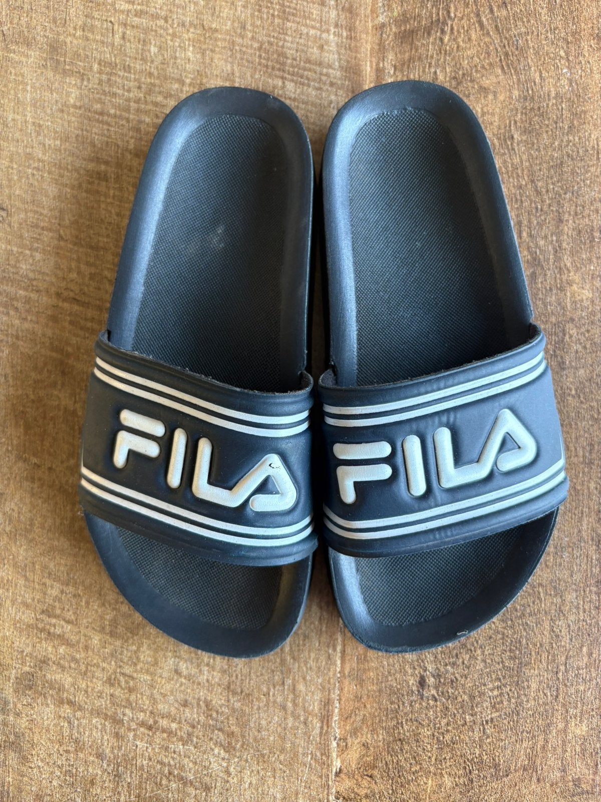 Donkerblauwe badslipper Fila maat 31, Ophalen of Verzenden, Zo goed als nieuw, Jongen of Meisje