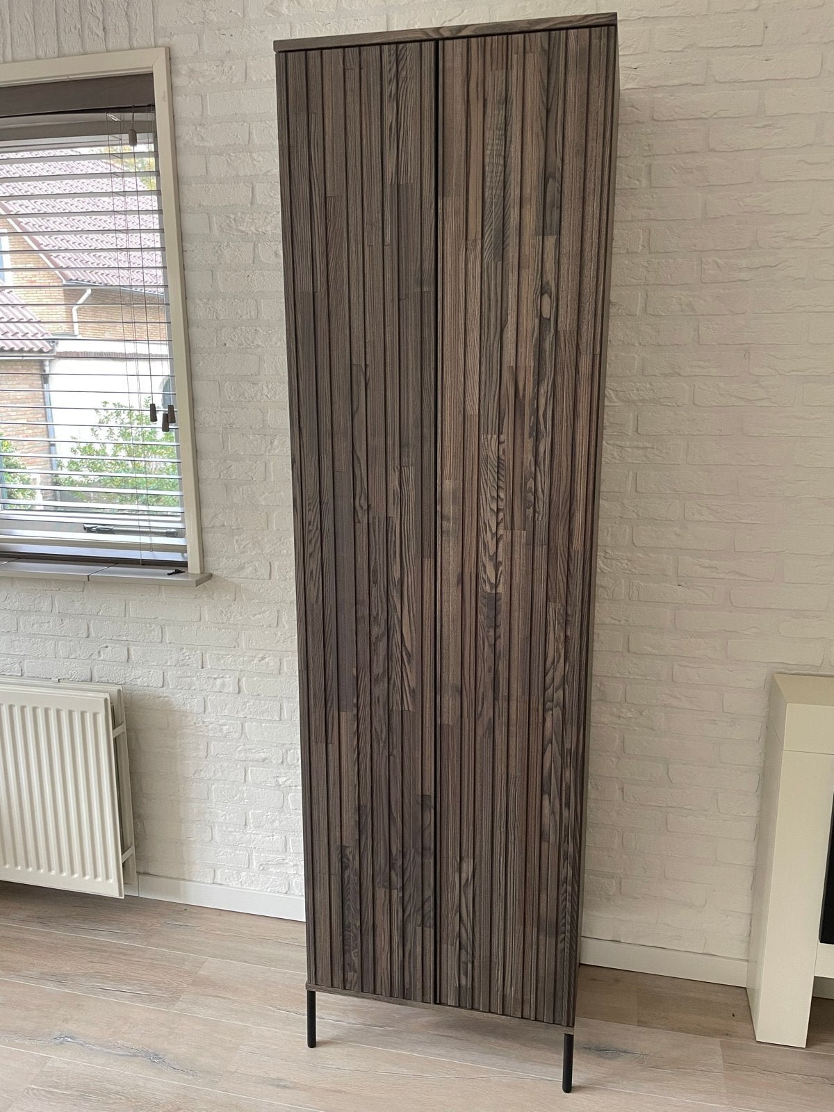Woood New Gravure hoge kast - Essen espresso, Ophalen, Zo goed als nieuw