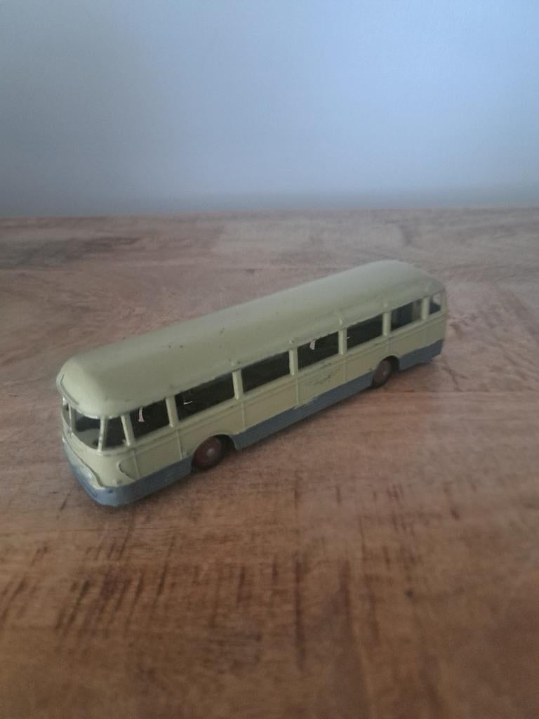 Meccano dinky toys france model autocar chausson, Antiek en Kunst, Ophalen of Verzenden
