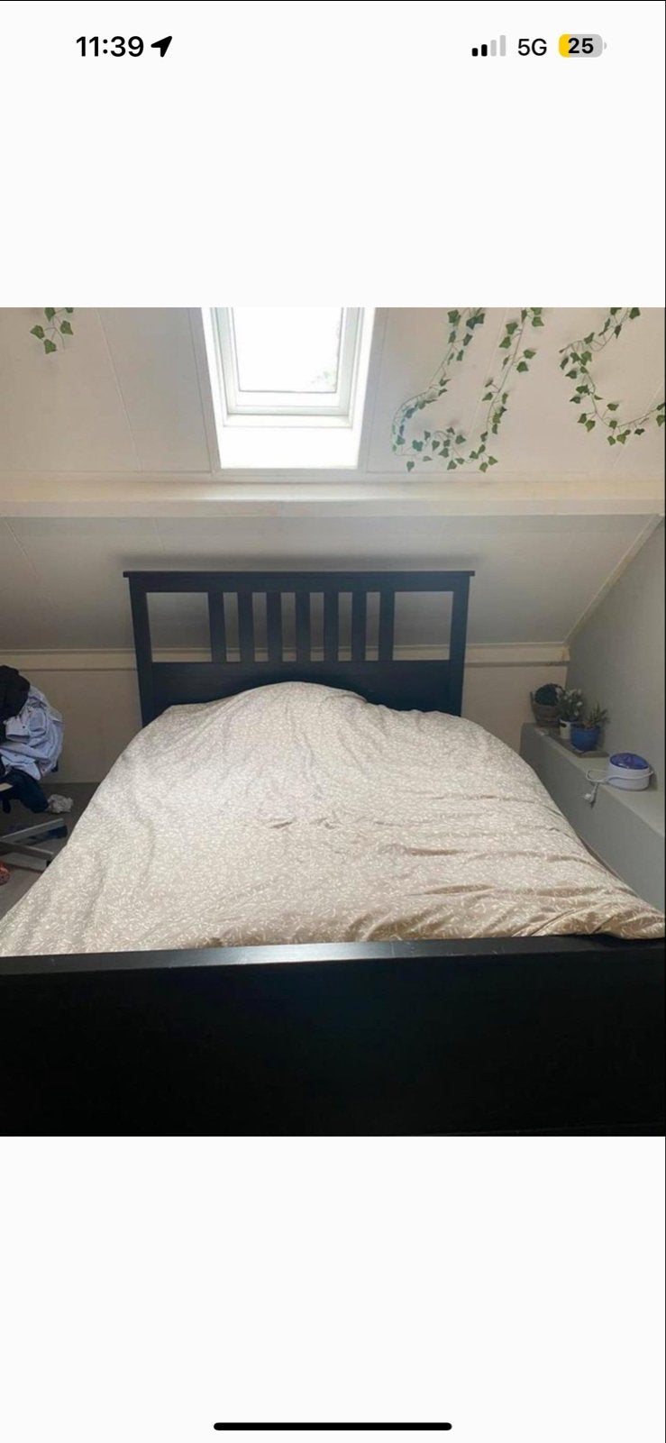IKEA HEMNES Bed met matras - Zwartbruin, 160x200 cm, Huis en Inrichting, Slaapkamer | Bedden, Ophalen, Zwart, Tweepersoons, Zo goed als nieuw