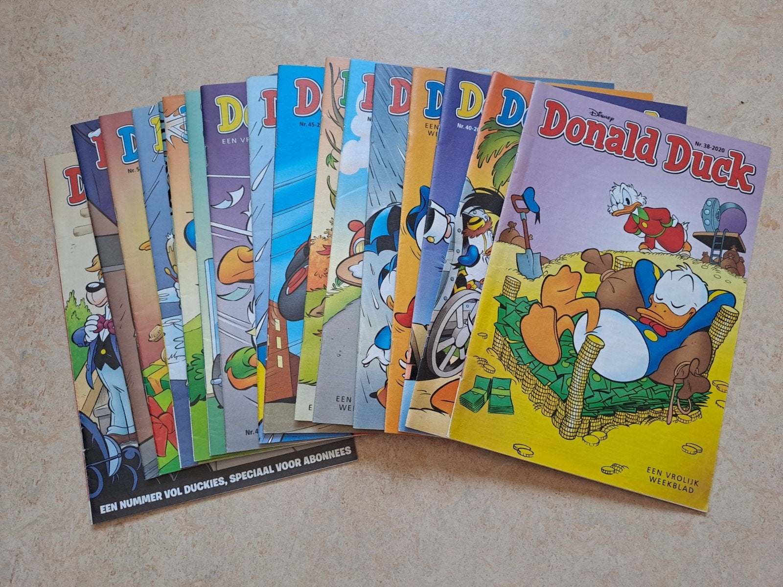 Donald Duck weekblad 2020 nr. 38 t/m 53 + abonnee nr., Europa, Ophalen of Verzenden, Zo goed als nieuw, Meerdere comics