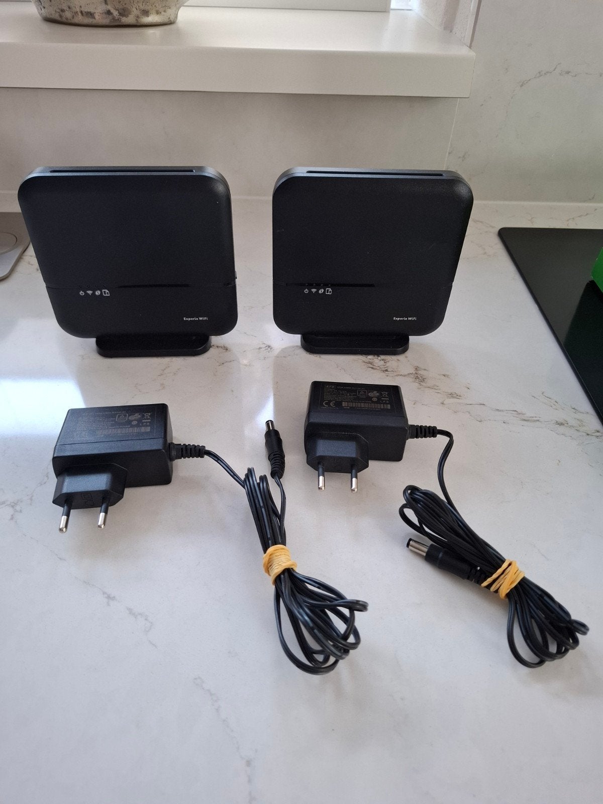 KPN Experia WiFi versterker (2 stuks), Ophalen of Verzenden, Zo goed als nieuw, Router, KPN