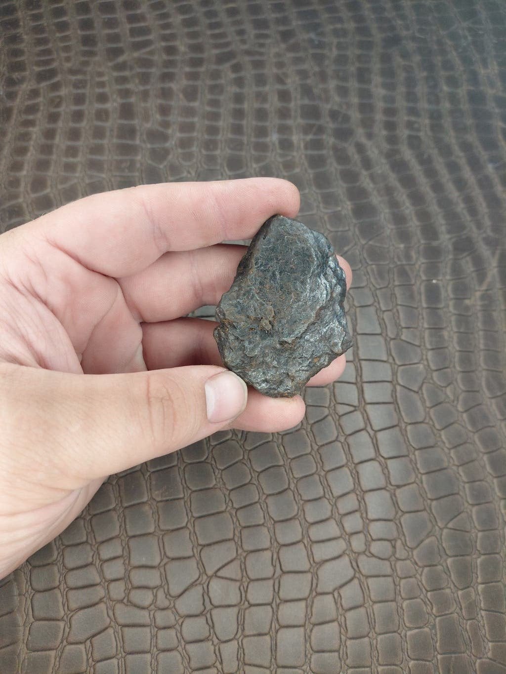107 gram ijzer Meteoriet speciment, Verzamelen, Mineralen en Fossielen, Ophalen of Verzenden