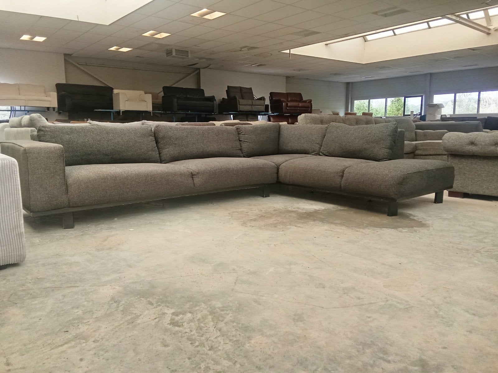 hoekbank 320x230cm - antraciet - nu €299,-, ., Hoekbank, 300 cm of meer, Ophalen of Verzenden