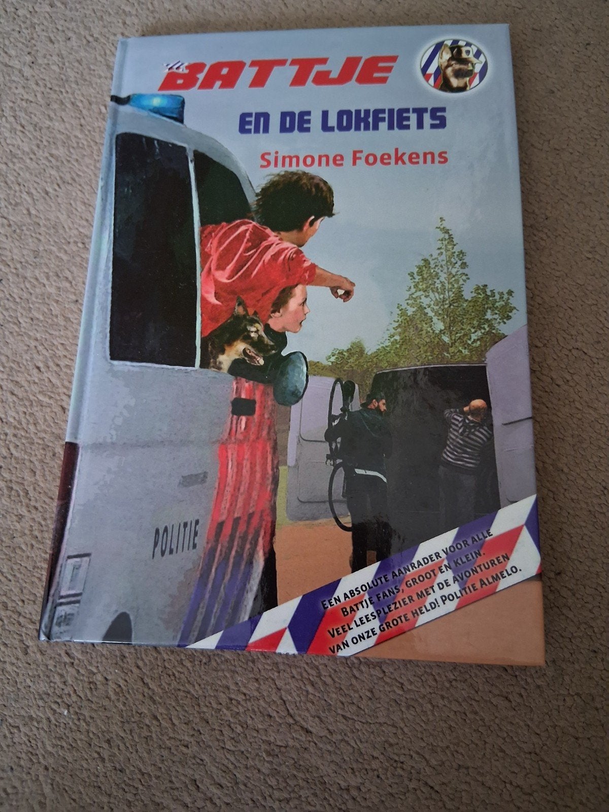 Battje en de Lokfiets - Simone Foekens (Zo goed als nieuw), Boeken, Ophalen of Verzenden, Zo goed als nieuw, Simone Foekens, Fictie algemeen