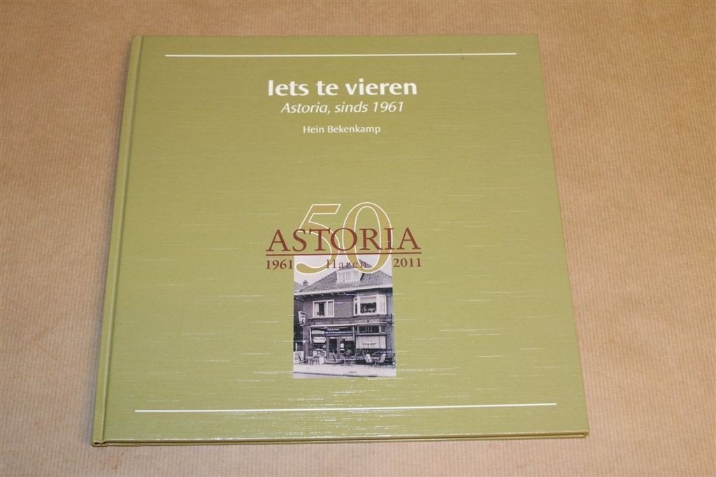 Jubileumboek 50 Jaar Astoria Haren [1961-2011], Ophalen of Verzenden, Gelezen