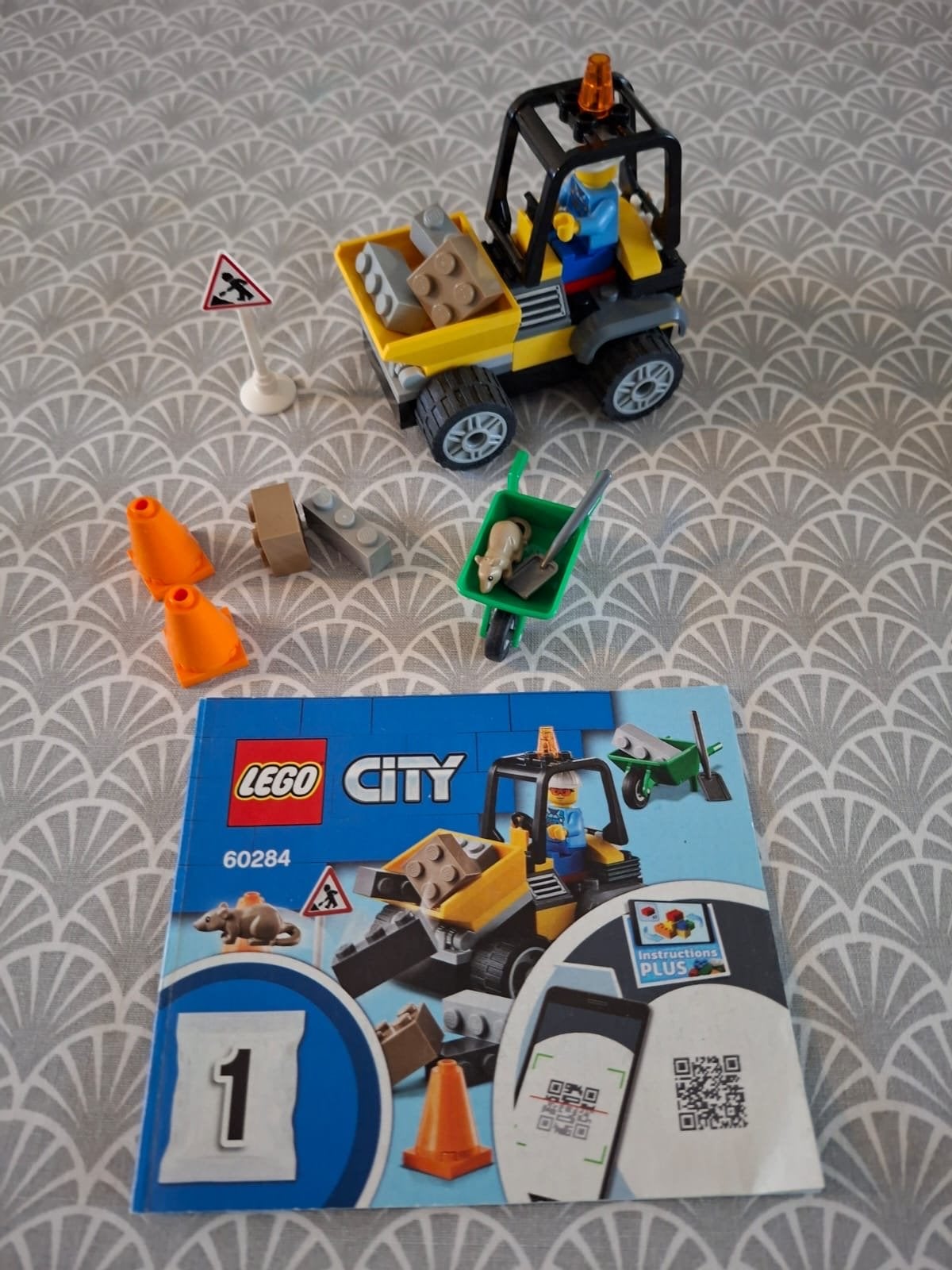LEGO City 60284 Wegenwerker met kruiwagen en rat, City, Lego, Ophalen of Verzenden, Zo goed als nieuw