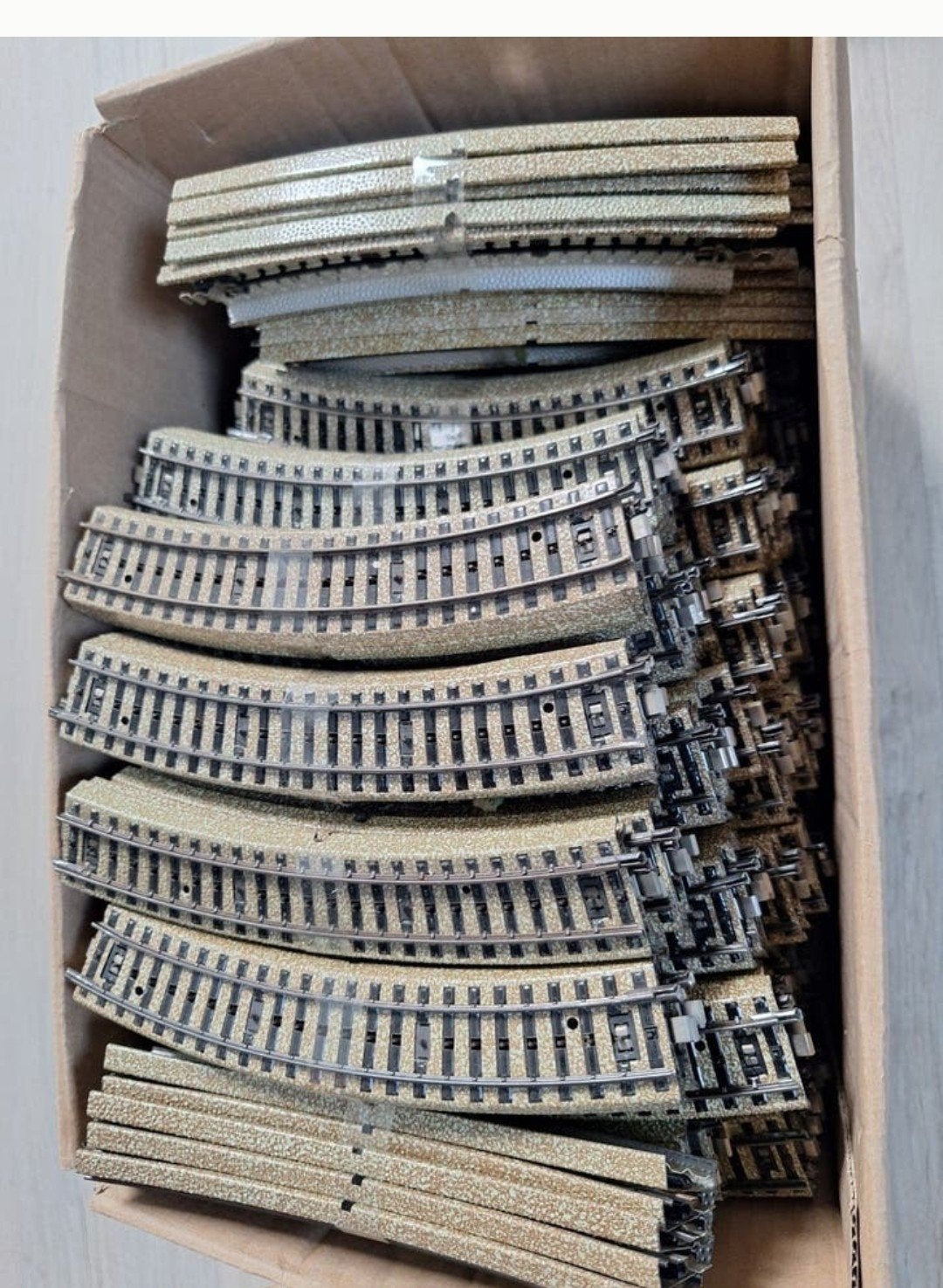 Märklin H0 Rails: 160x recht 5106, 230x gebogen 5100 (A-kwal, Wisselstroom, Gebruikt, Rails, Ophalen of Verzenden