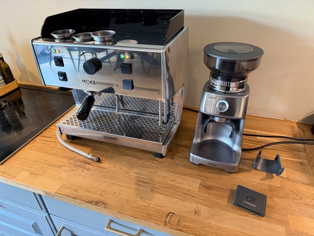 Espresso machine met koffiemolen - thuisbarista set