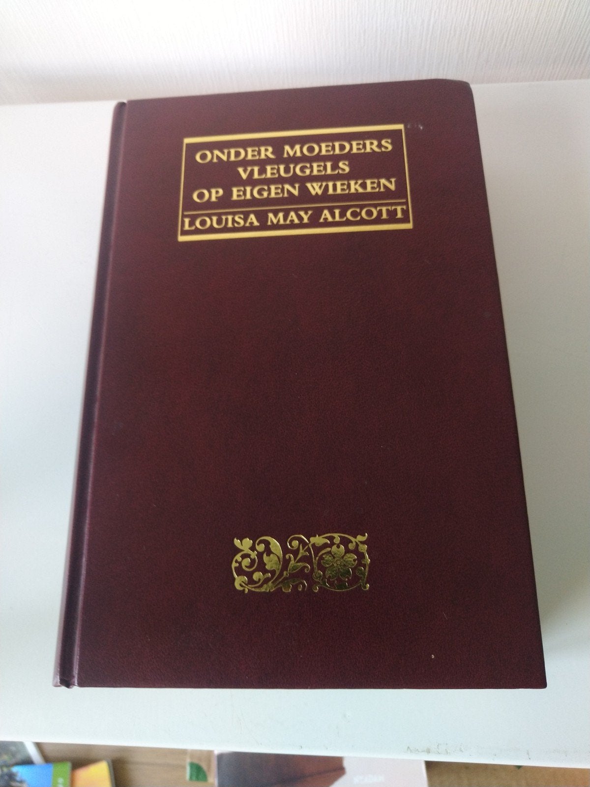 Onder Moeders Vleugels / Op Eigen Wieken - Louisa May Alcott, Ophalen of Verzenden, Gelezen, Louisa May Alcott, Nederland