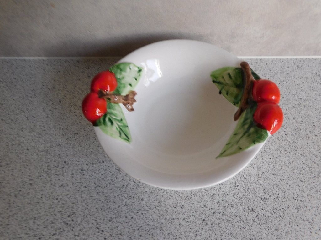 Schaal 16 cm. Kersen 🍒 Handpainted, Ophalen of Verzenden