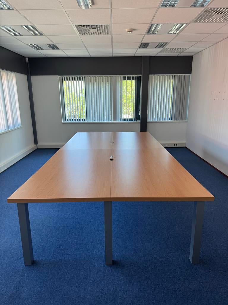 Vergadertafel 1.5x3m met 12 Interstuhl stoelen - Zeer nette, Zakelijke goederen, Kantoor en Winkelinrichting | Kantoormeubilair en Inrichting