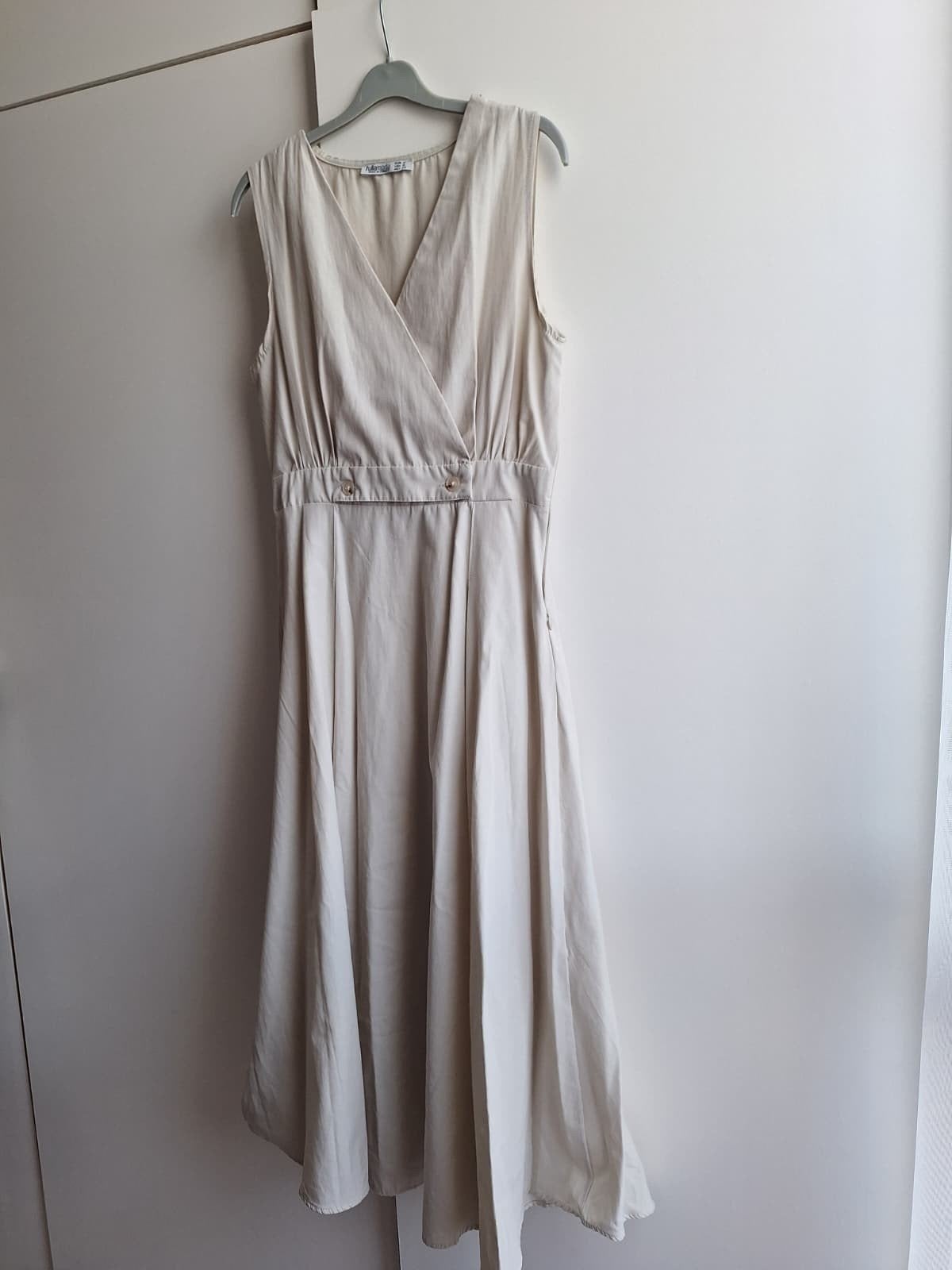 Ecru witte lichtbeige midi jurk met knopen details maat XS, Galajurk, Verzenden, Wit, Zo goed als nieuw