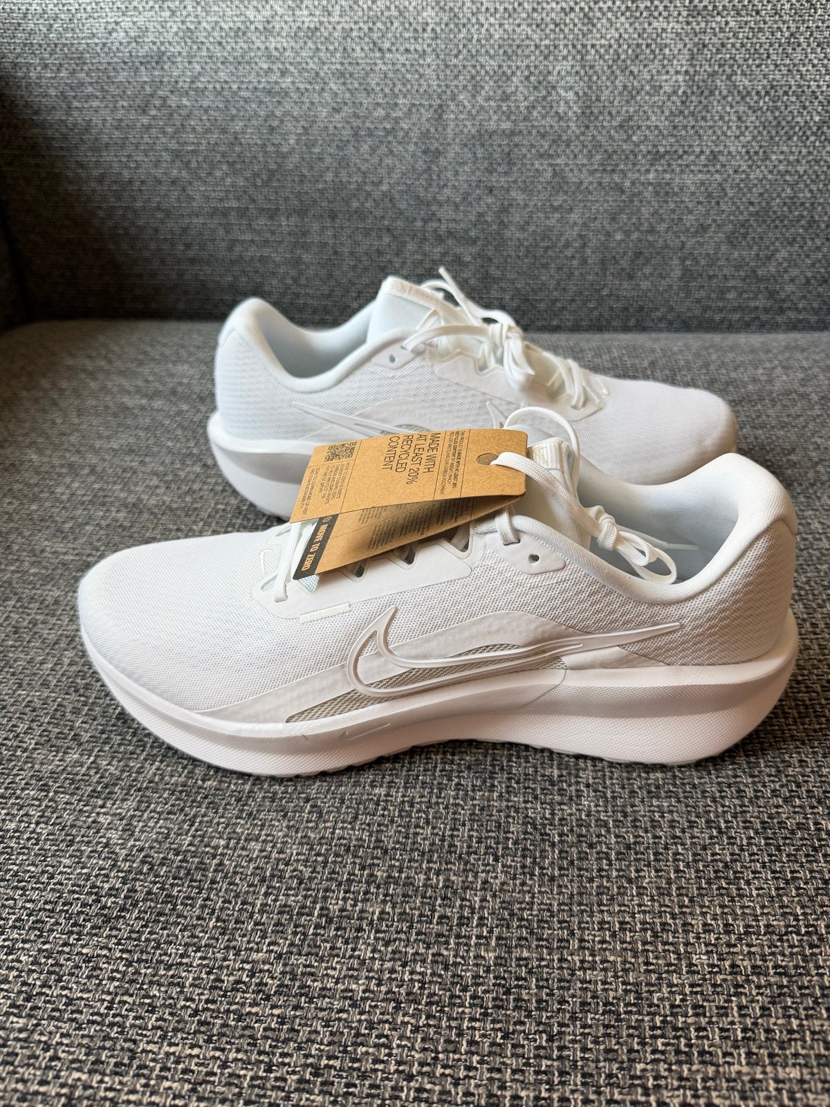 Nike Downshifter 13 - Nieuw - Maat 48.5, Nieuw, Ophalen of Verzenden, Wit, Sportschoenen