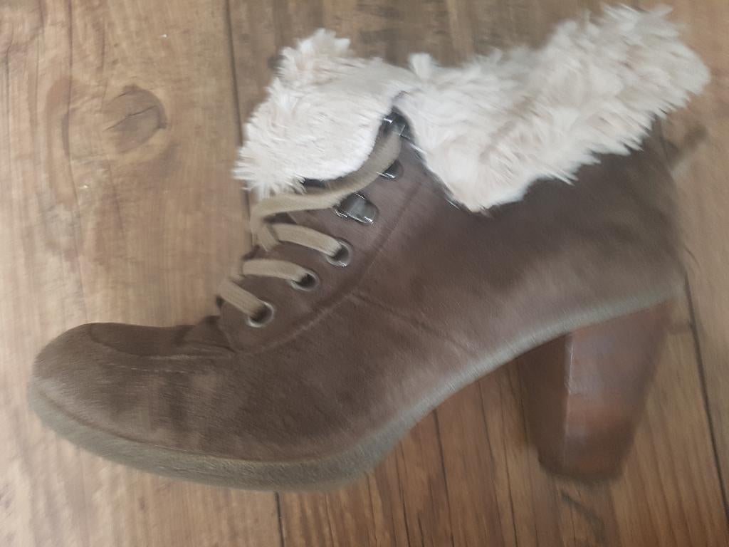 ZGAN gevoerde laarsjes bruin boho ibiza style maat 39, Bruin, Lage of Enkellaarzen, Ophalen of Verzenden, Zo goed als nieuw