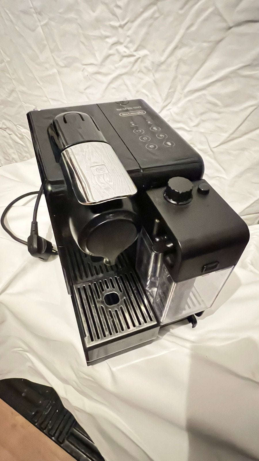 Nespresso De'Longhi Lattissima koffiemachine, Ophalen, Koffiemachine, Zo goed als nieuw, Koffiepads en cups