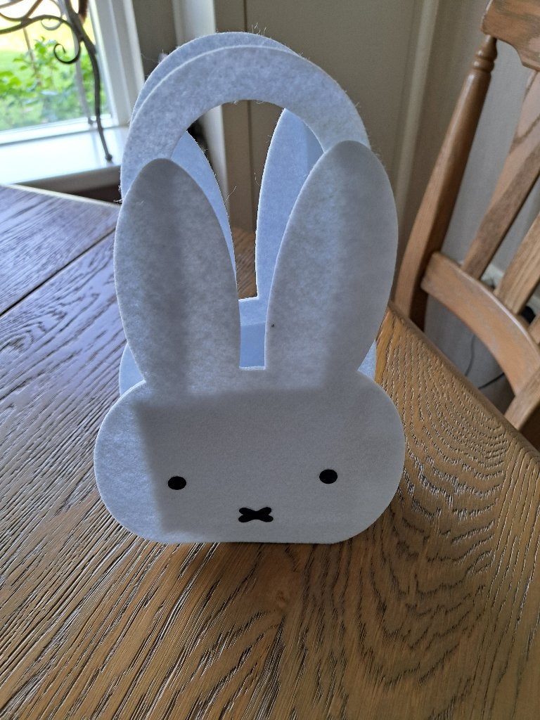 vilten nijntje tasje nieuw, Ophalen of Verzenden, Nieuw, Figuurtje(s)