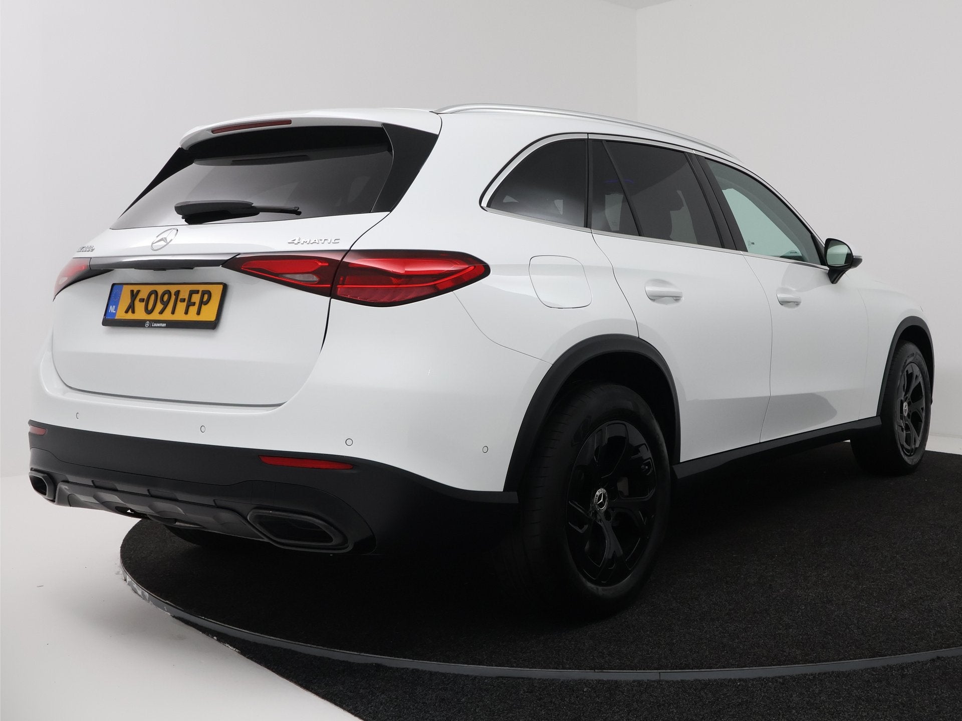Mercedes-Benz GLC 300e 4MATIC Business Line | 1e eigenaar |, Auto's, Gebruikt, Wit, Vierwielaandrijving, 313 pk