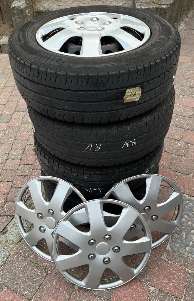 Banden op velg met wieldeksels 16", diepliggende bevestiging, Auto diversen, Wieldoppen, Ophalen, Nieuw