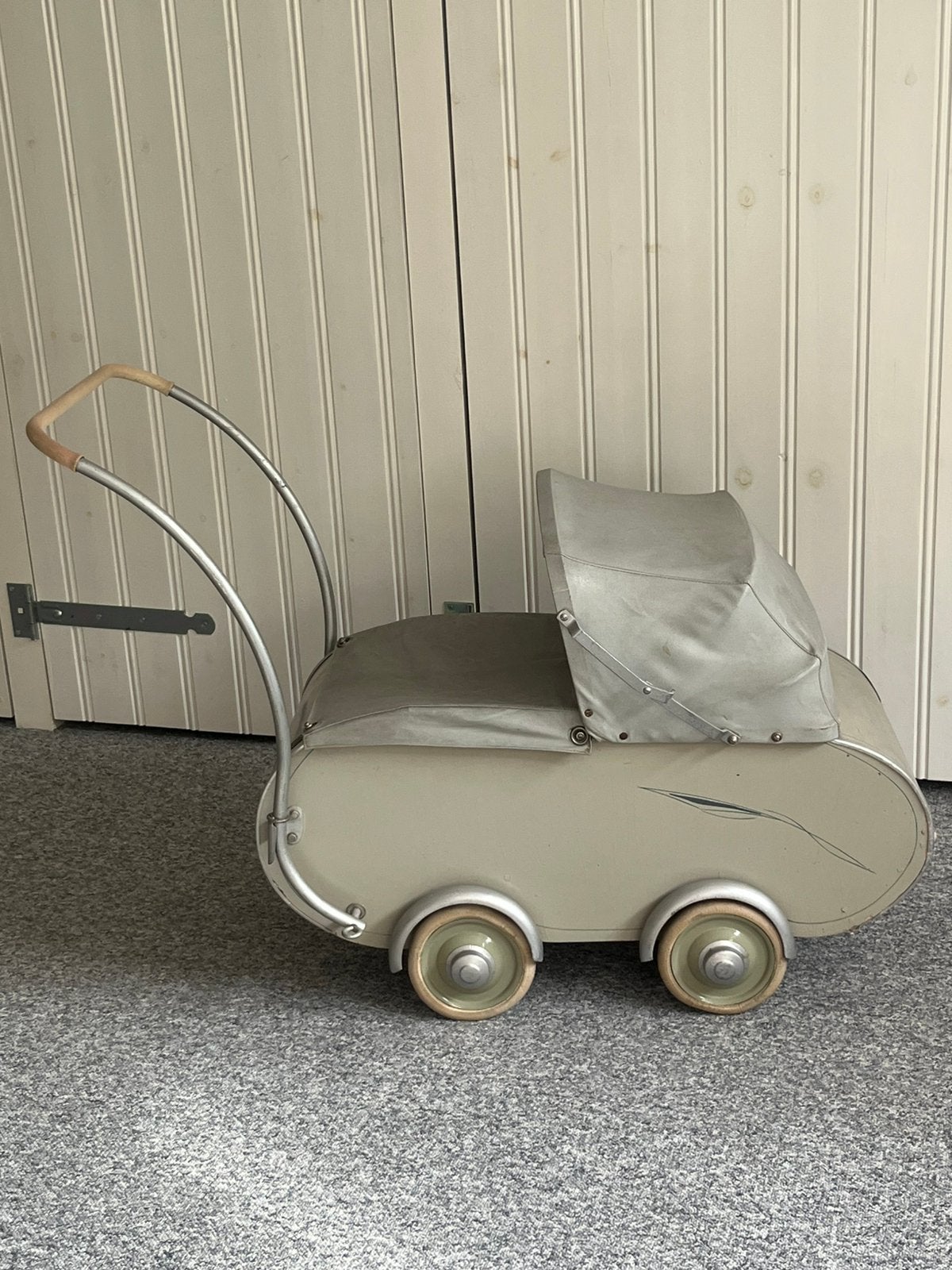Vintage poppenwagen, Ophalen